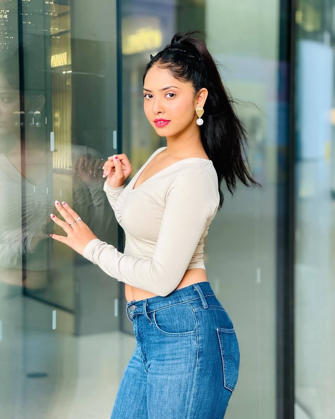 Who is Sanju Choudhary (@sanjuchoudhary_7)?