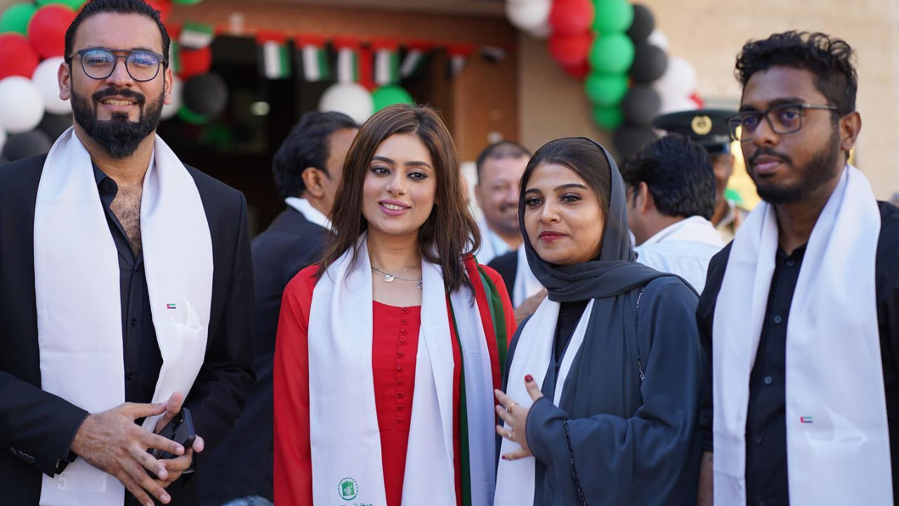 Rumi Munawar glamorous photoshoot Dubai model