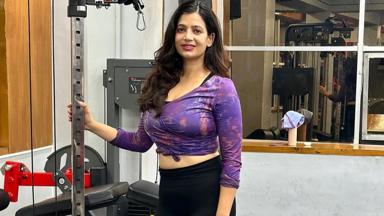 Oshin Sharma SDM social media style photo