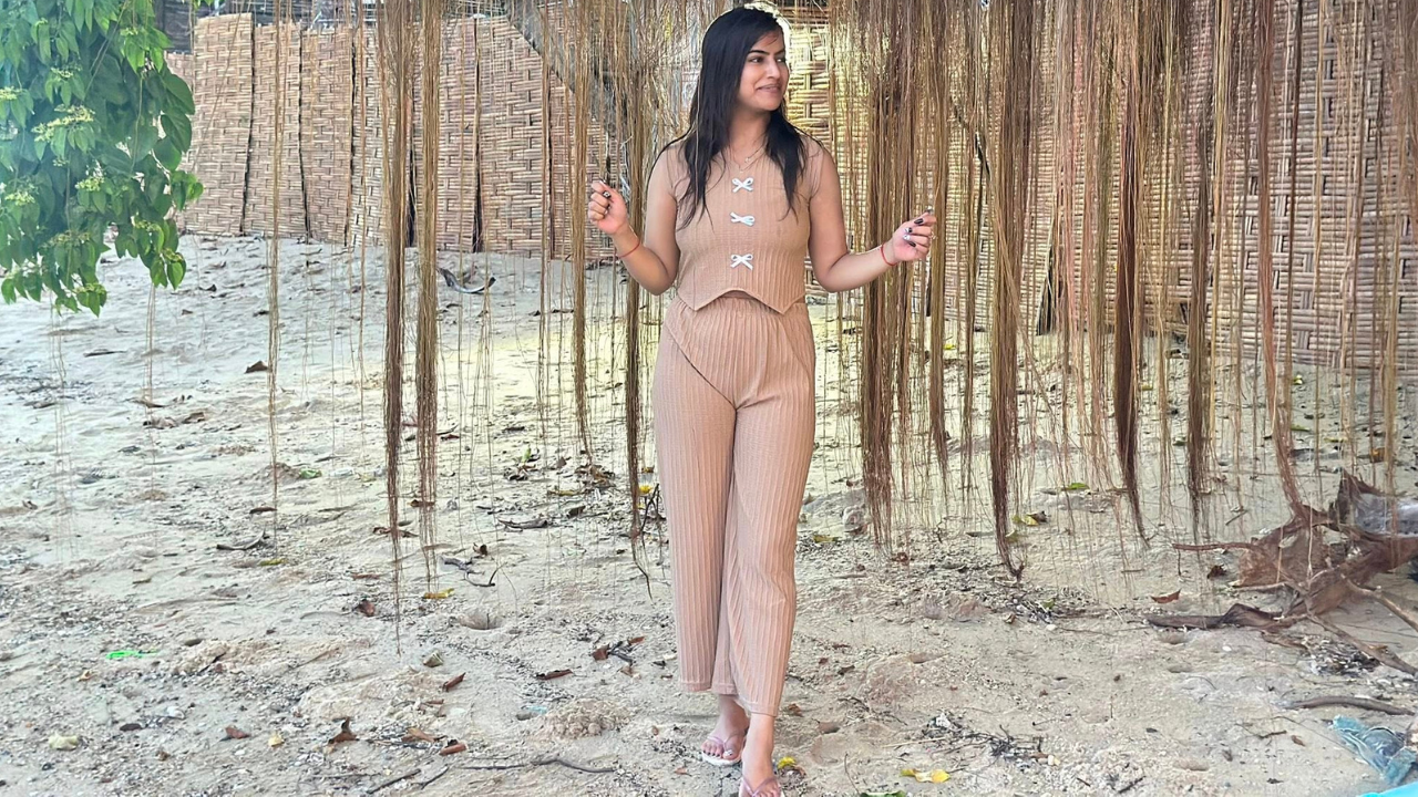 Roshni Kushal Jaiswal travel photos, Indian influencer and lifestyle blogger, fashion and tourism