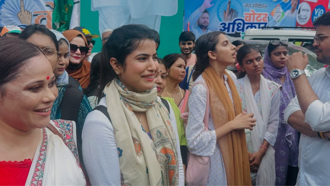 Roshni Kushal Jaiswal Garib Sahayak NGO social work, Indian social worker, humanitarian initiatives