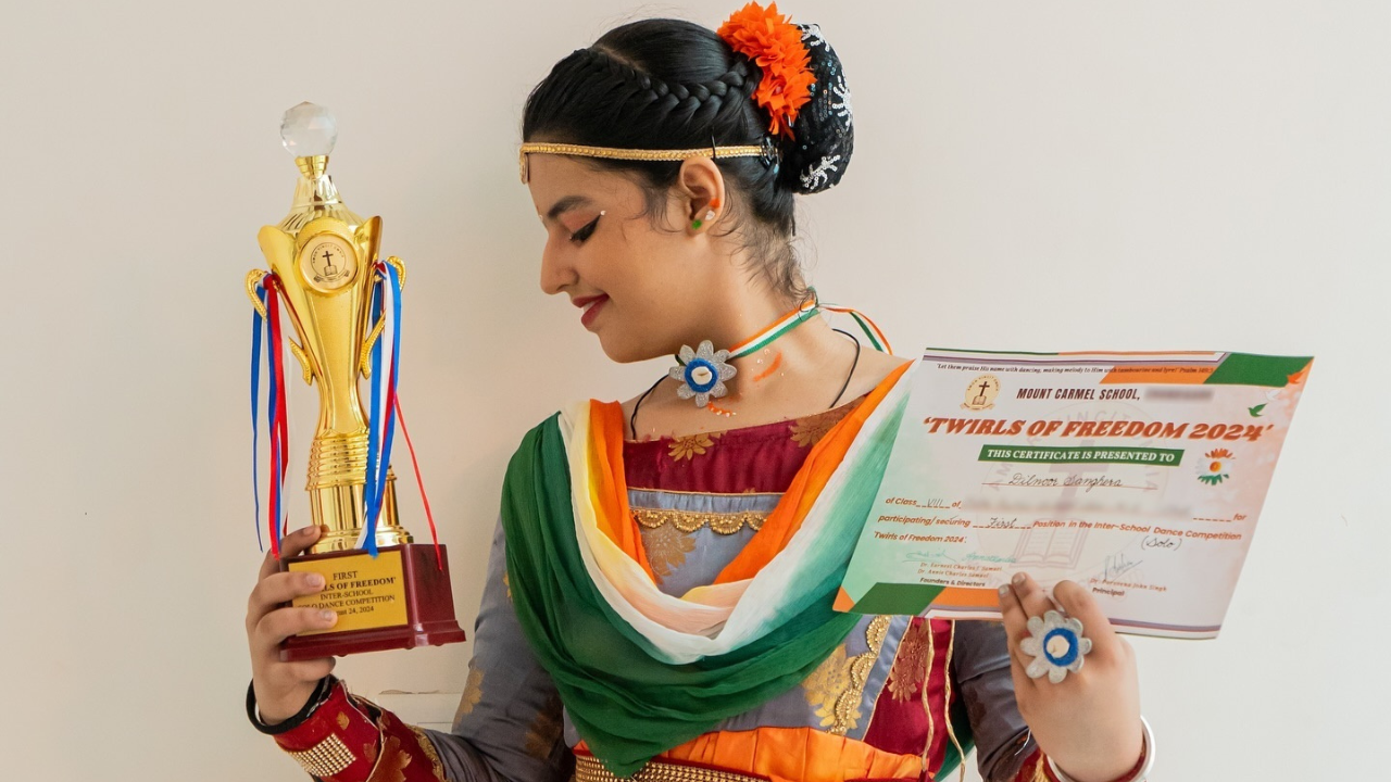 Dilnoor Sanghera recording a dance video for Instagram Reel