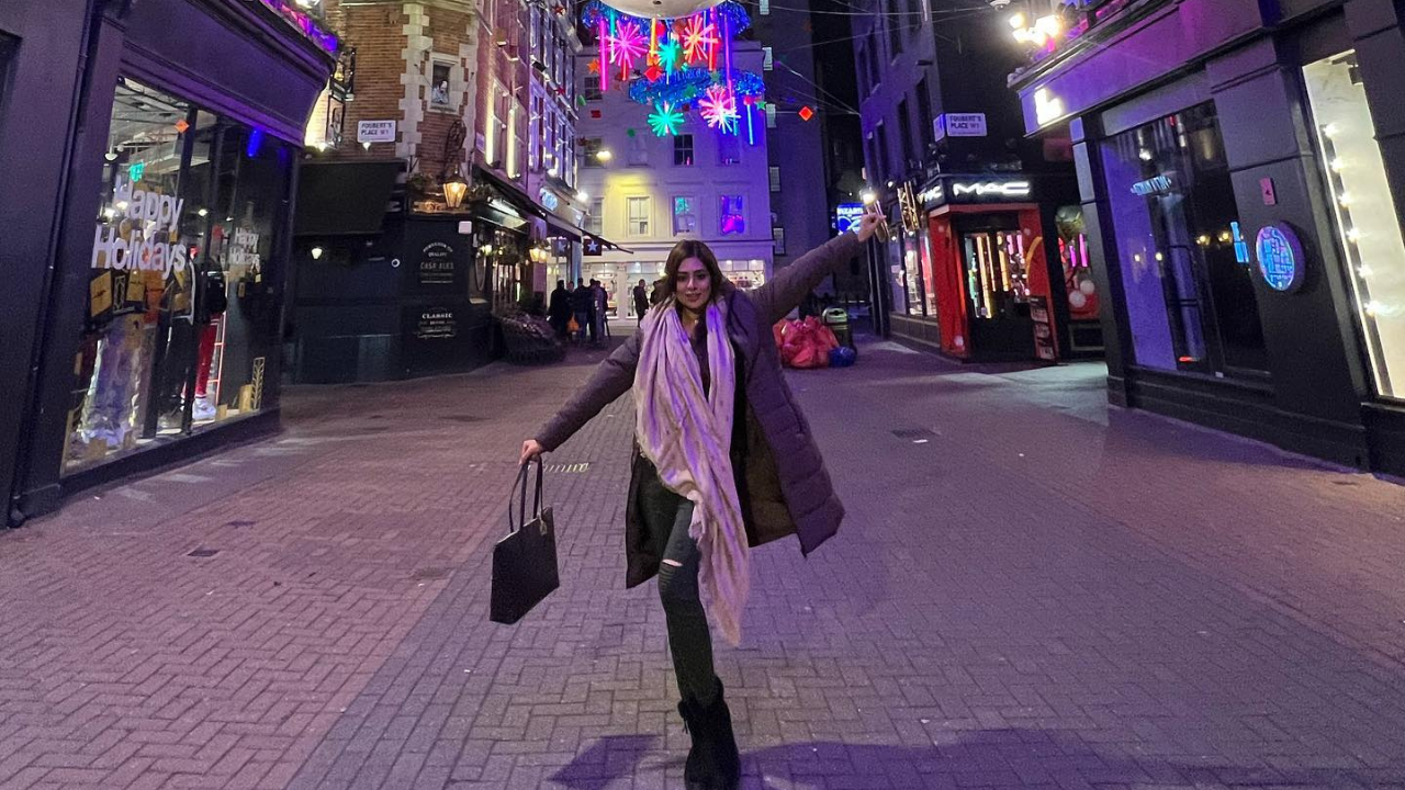 Rumi Munawar travel lifestyle influencer photo