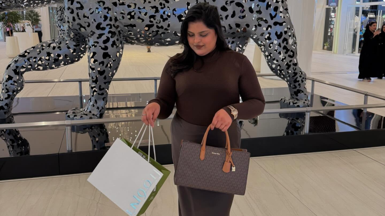 yashika garg income