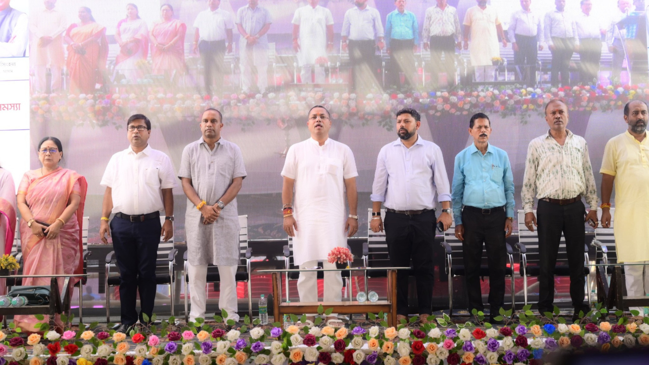 Behind the scenes of Niyut Moina 2.0 film shoot with director and actors on set