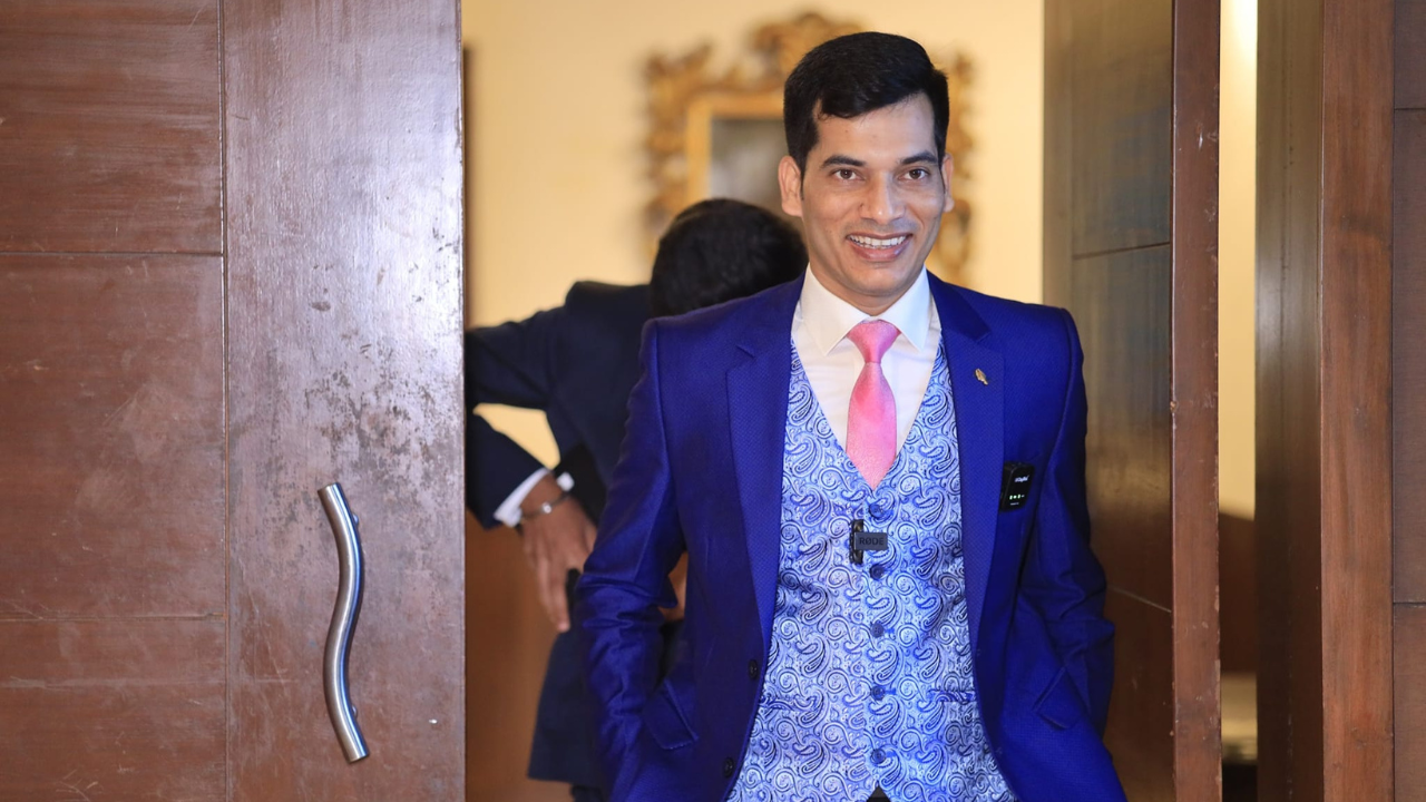 Shashish Kumar Tiwari delivering motivational speech at seminar in Delhi 2025”