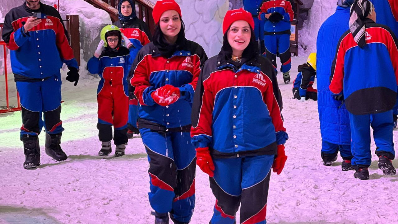 Om Sayf family photo with sister and parents