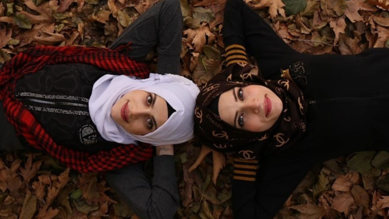 Om Sayf posing for Instagram influencer photoshoot