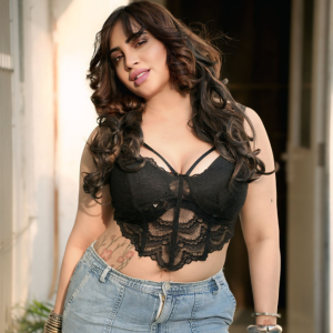 Arshi Khan viral video