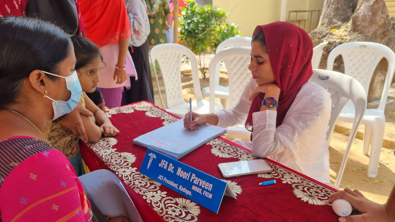 Dr Noori Parveen speaking at health awareness program | Youth Motivator | Public Figure