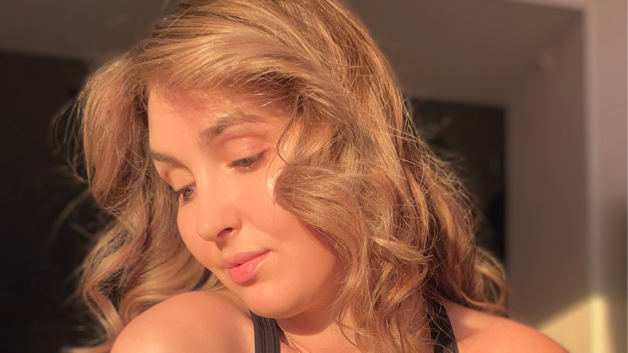 Adult Performer Online Model / Russian Creator